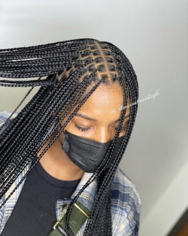 31 Box Braids Ideas for Black Women [KNOTLESS]