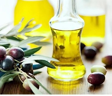 Hair growth oil for black women. olive oil for hair growth